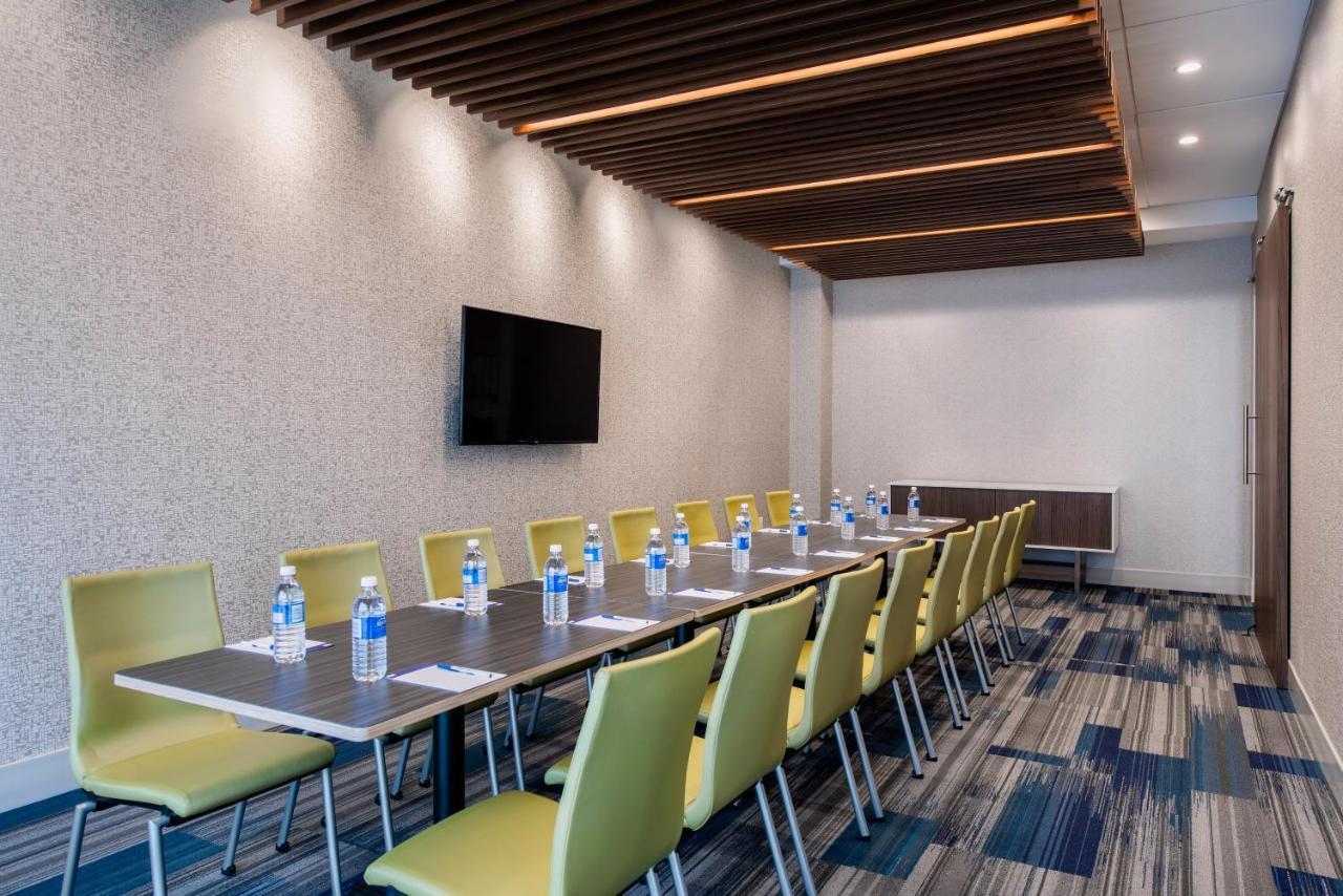 Holiday Inn Express & Suites Kelowna - East By Ihg Zewnętrze zdjęcie