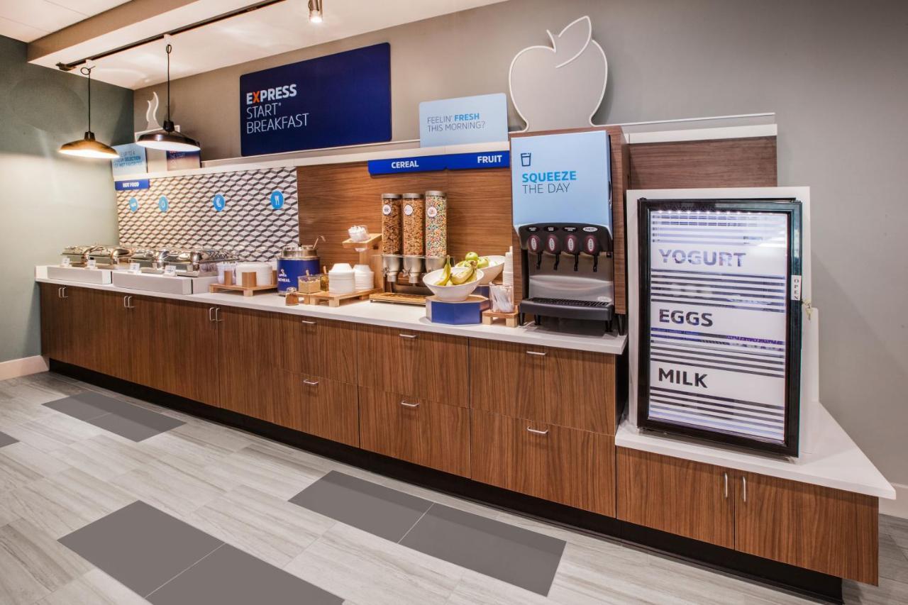 Holiday Inn Express & Suites Kelowna - East By Ihg Zewnętrze zdjęcie